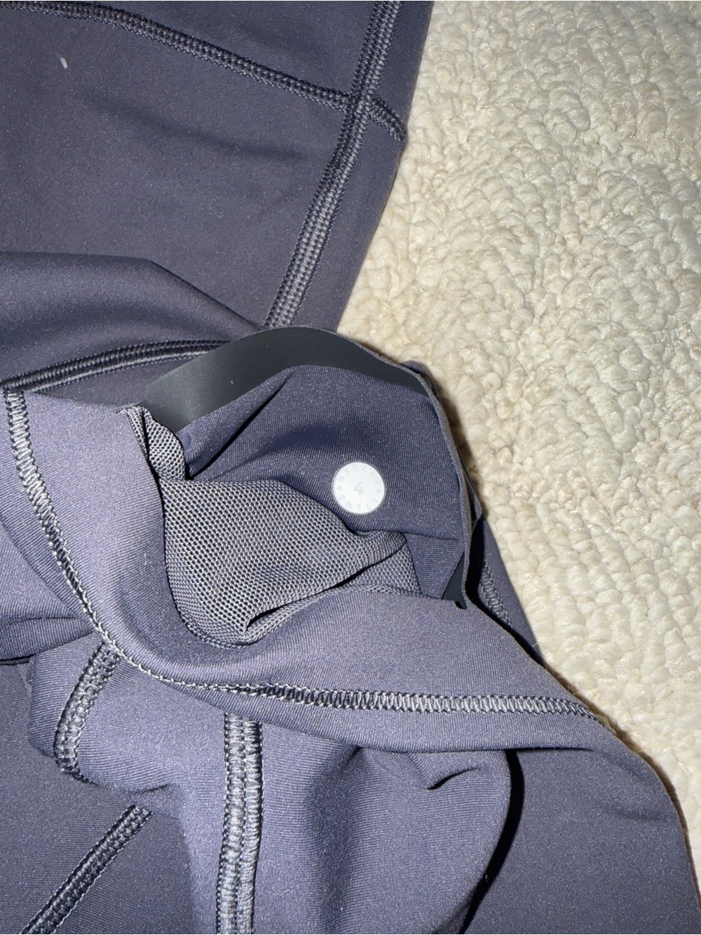 Lululemon InStill High-Rise Leggings Size 4 - Picture 8 of 9